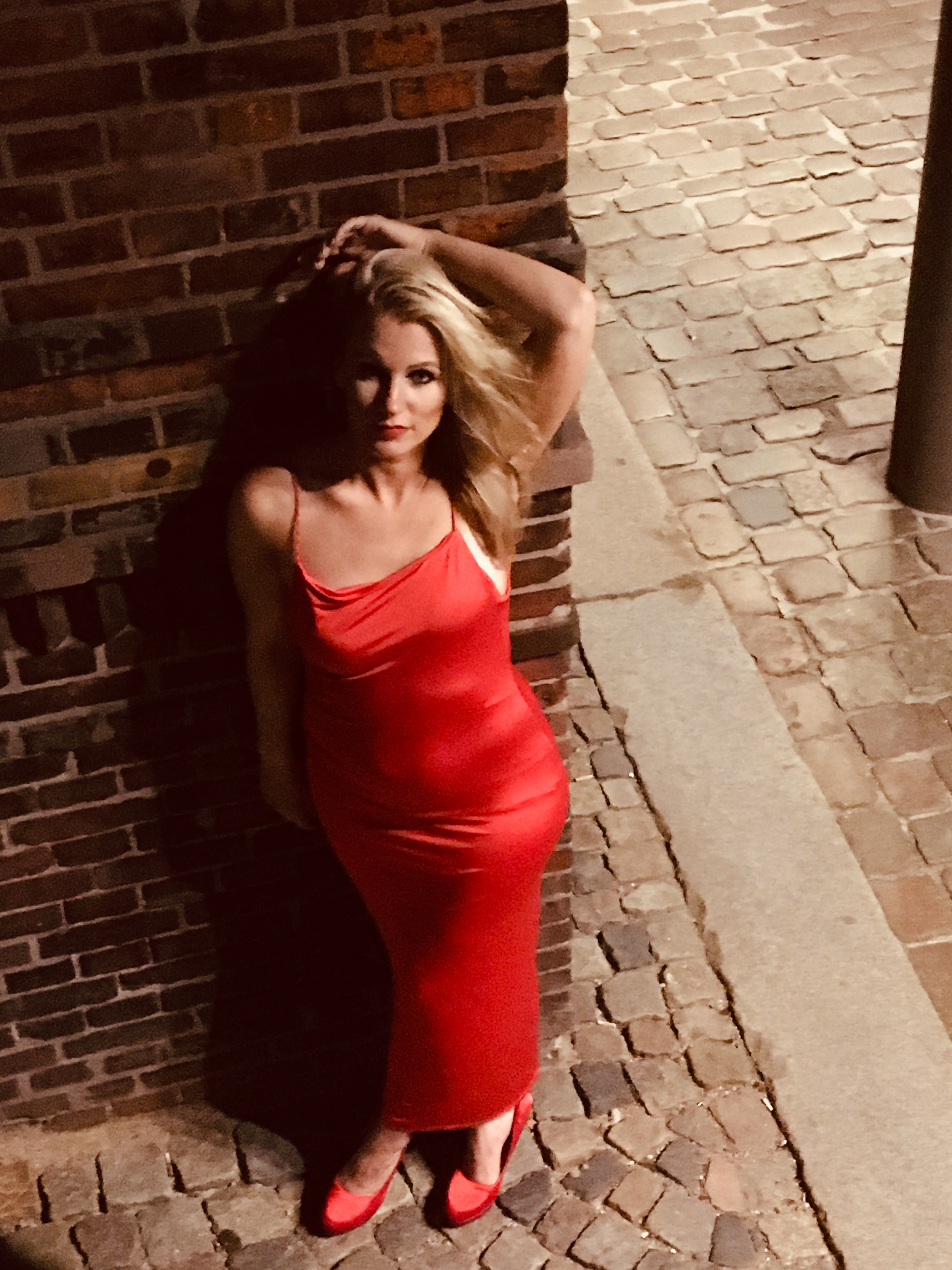 Make-Up & Hairdesign Referenz Isabell Rotes Kleid